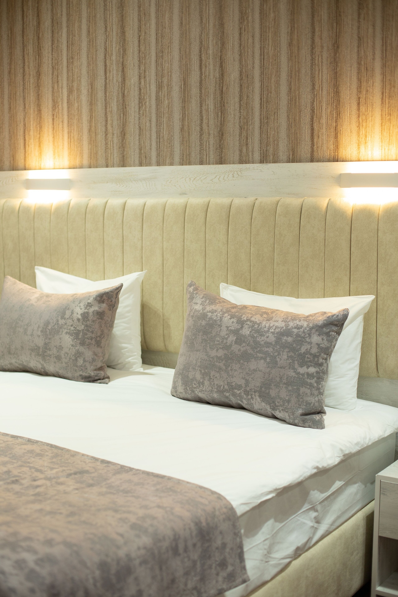 LUXURY, SUITE