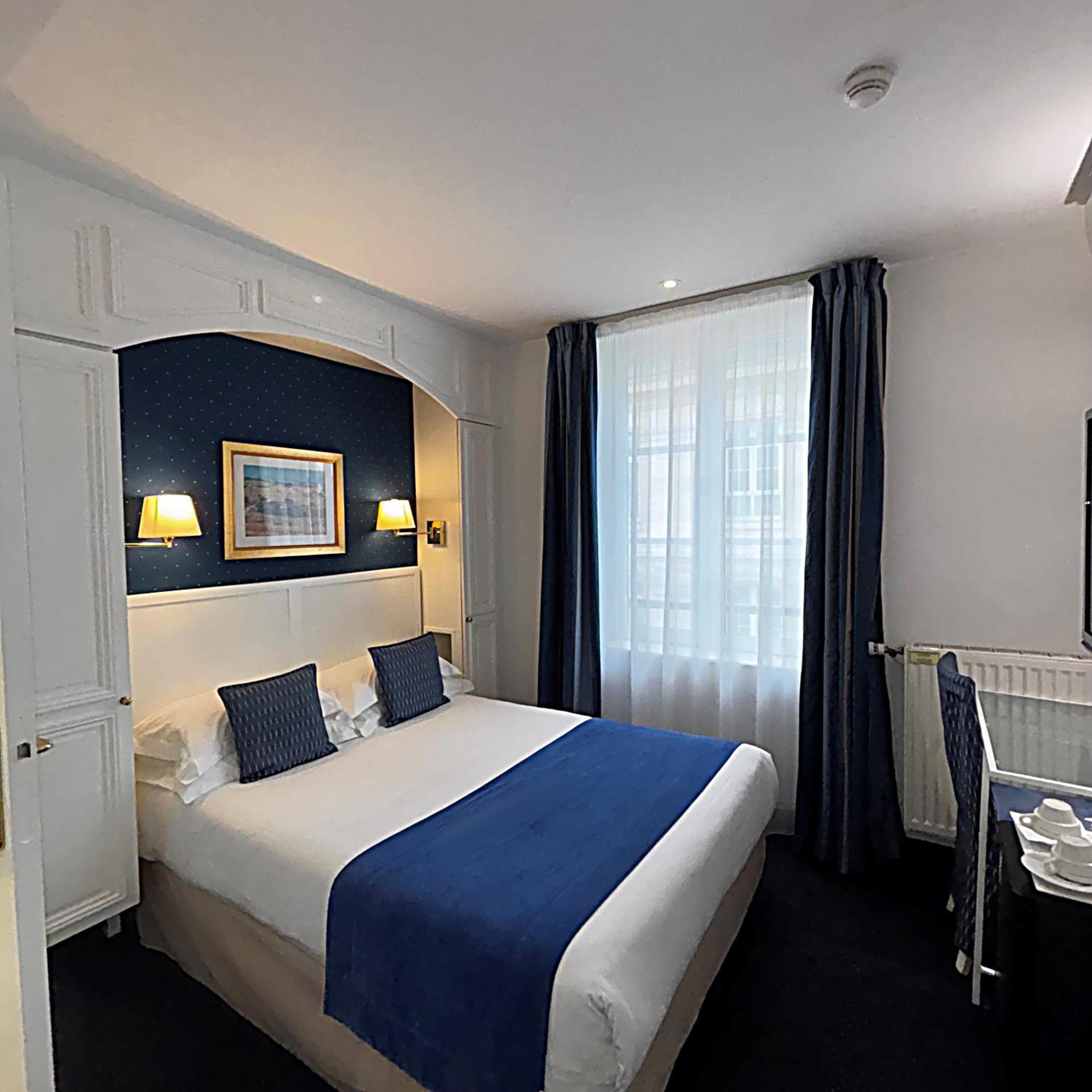 Adjoining, Double Bed