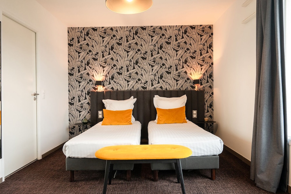 شقة بسرير مزدوج مع أريكة