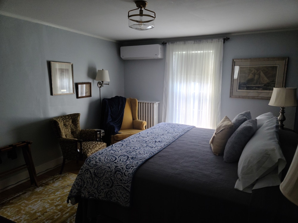 Benjamin F Packard House Bed and Breakfast 27/47