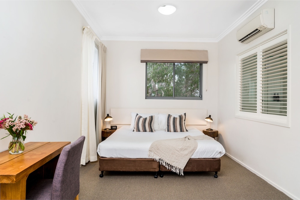 1 BEDROOM, APARTMENT