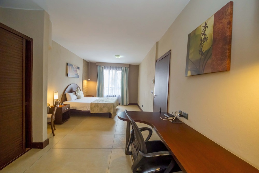 Taarifa Suites 49/50