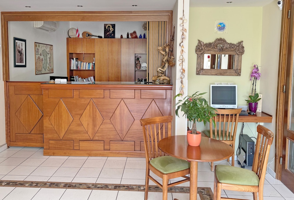 Emporios Bay Hotel 12/64