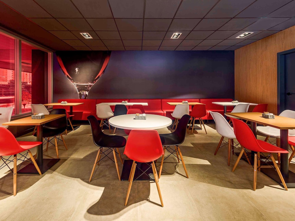 Ibis Sao Paulo Ibirapuera 46/63