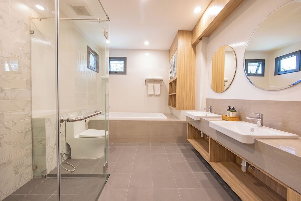 ThaiLife Wellness & Meditation Resort 79/80