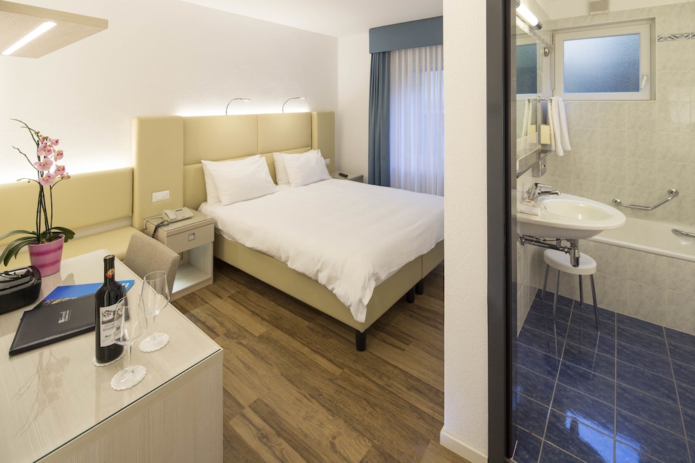 Hotel Campione 23/74