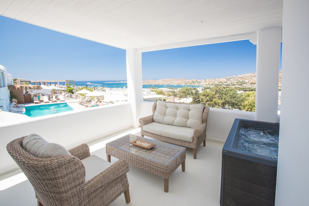 Paros Palace 46/76