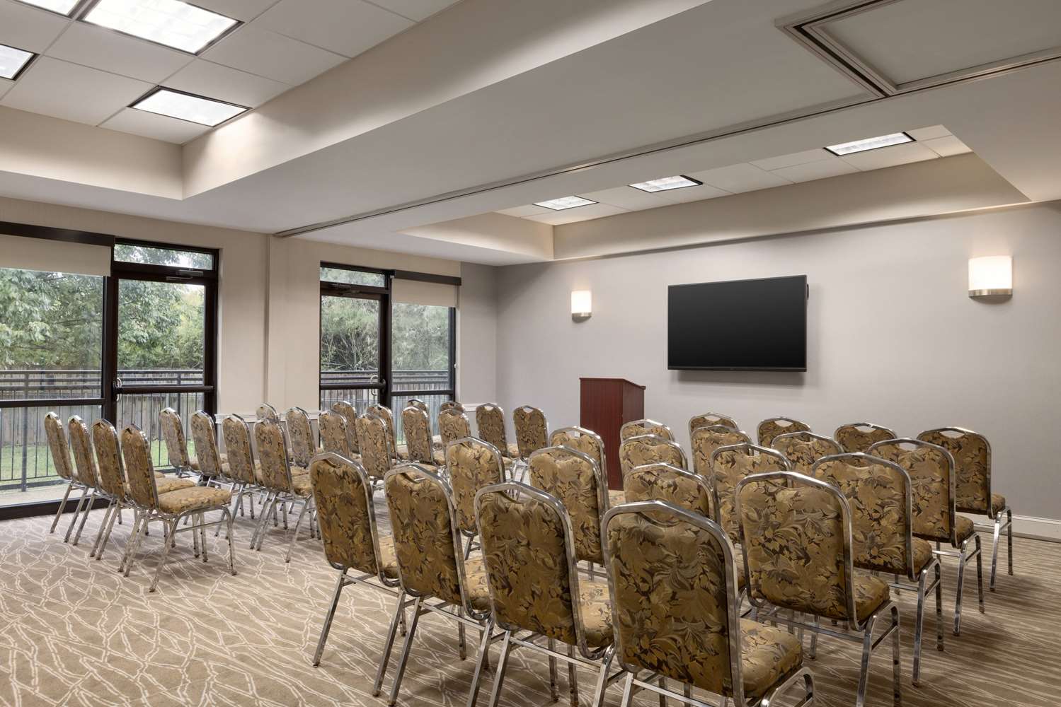La Quinta Inn & Suites by Wyndham Newark - Elkton 8/14