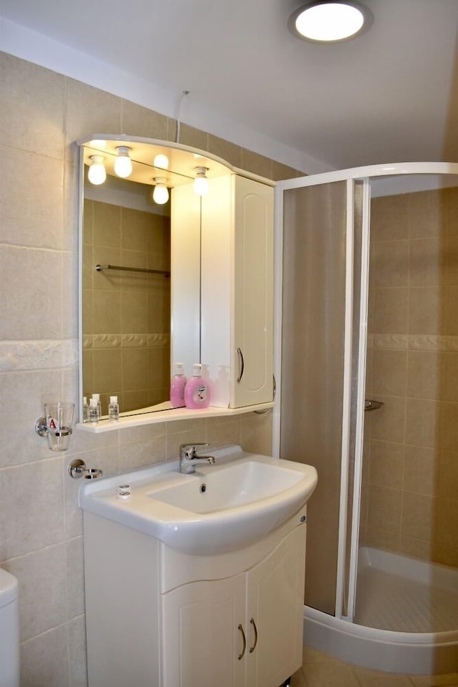 Minoa Hotel 43/50