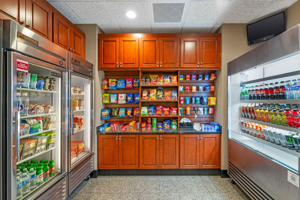 Drury Inn & Suites St Louis Brentwood 6/50