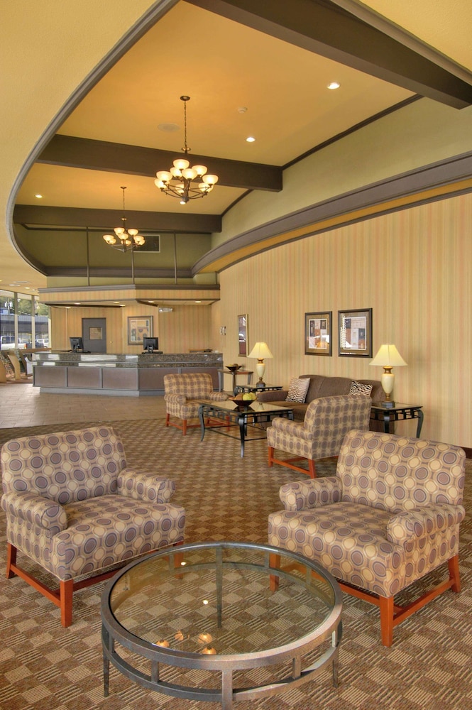 Red Lion Hotel Coos Bay 35/39