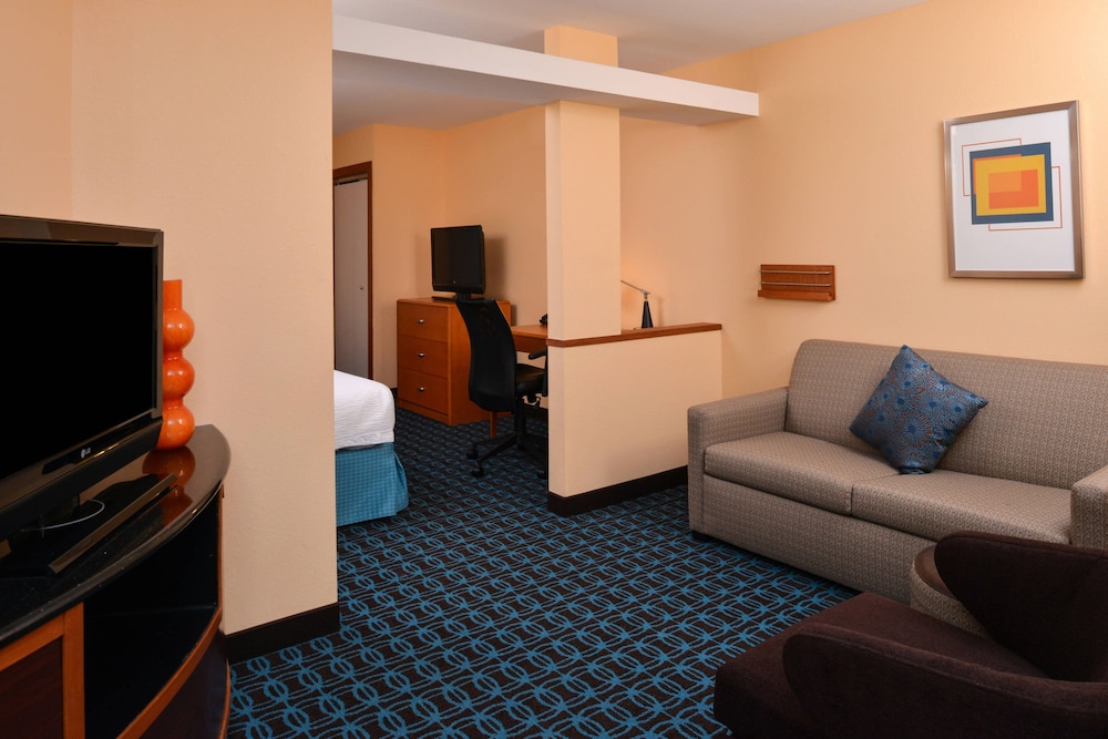 Fairfield Inn Suites Fort Wayne 24/30