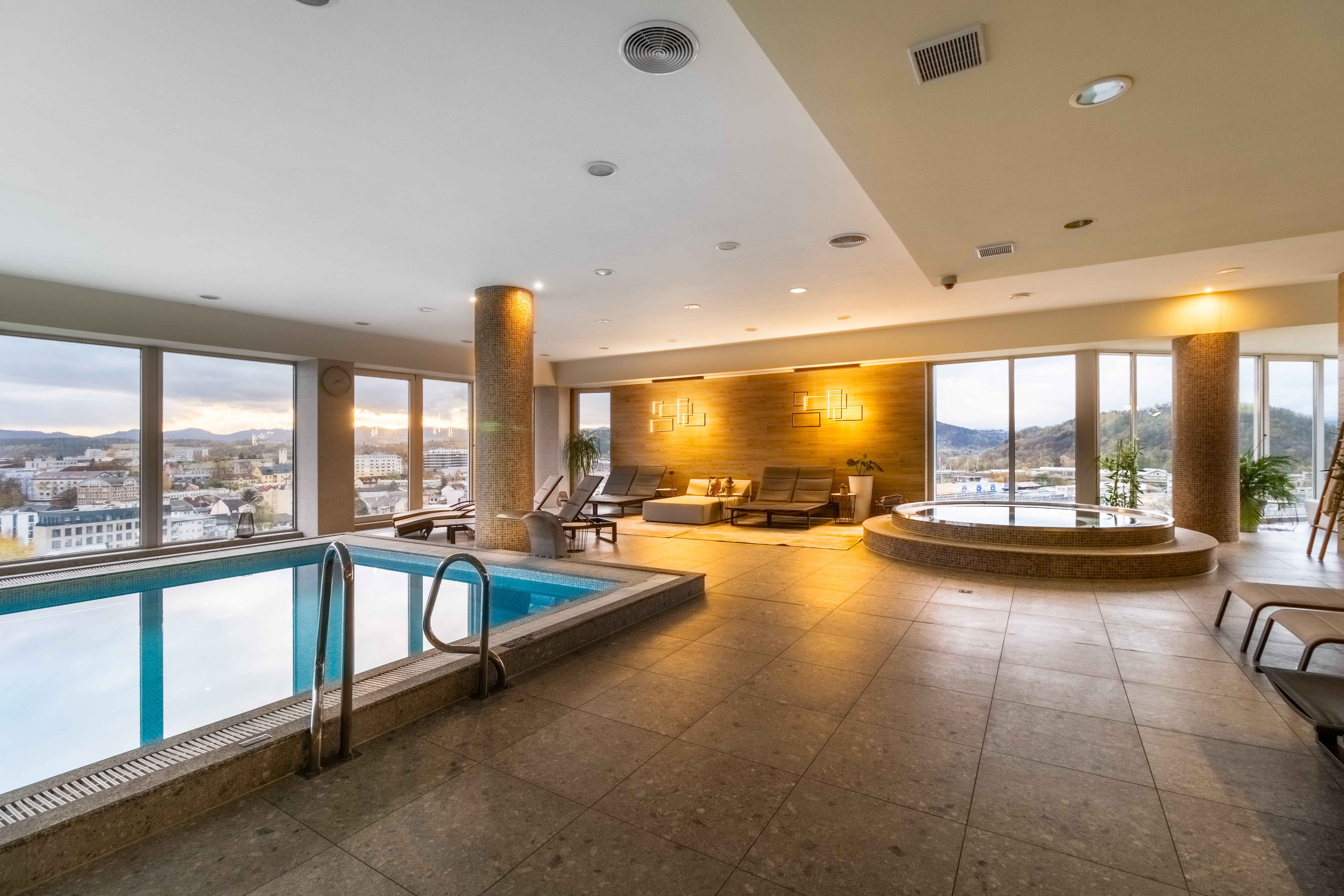 HOLIDAY INN ZILINA 32/78