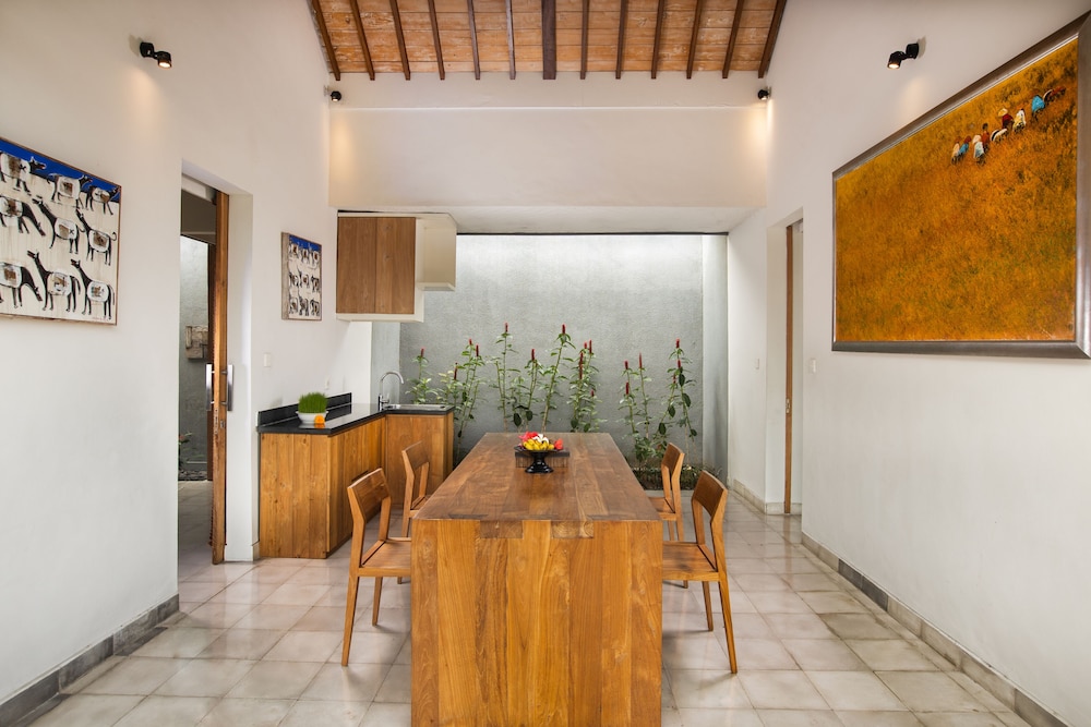 Villa Kayu Lama 2/50