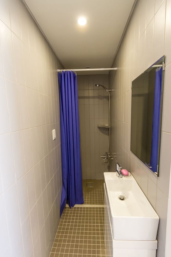 Inside Busan Hostel 42/50