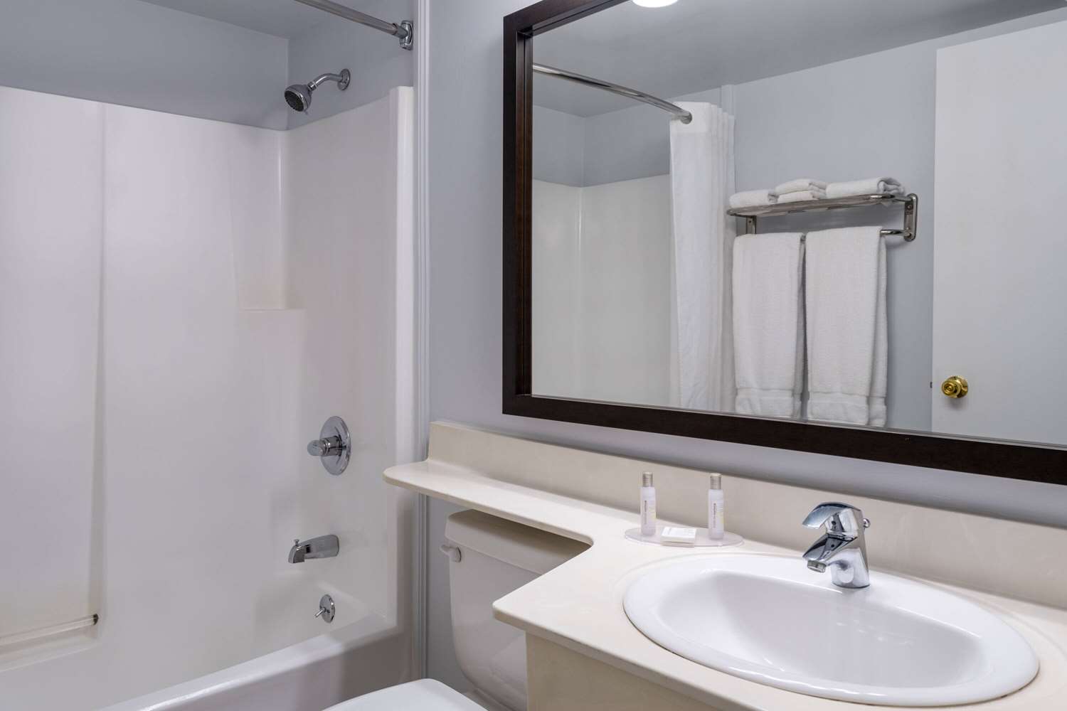 Travelodge Suites by Wyndham Saint John 18/19