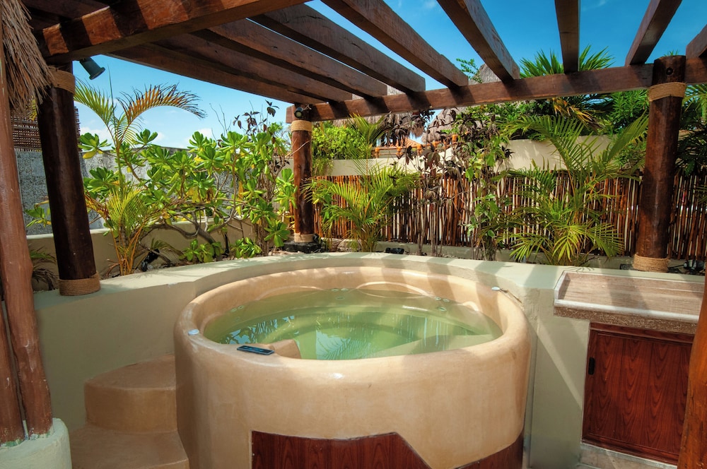 Maya Villa Condo Hotel Beach Club 26/49