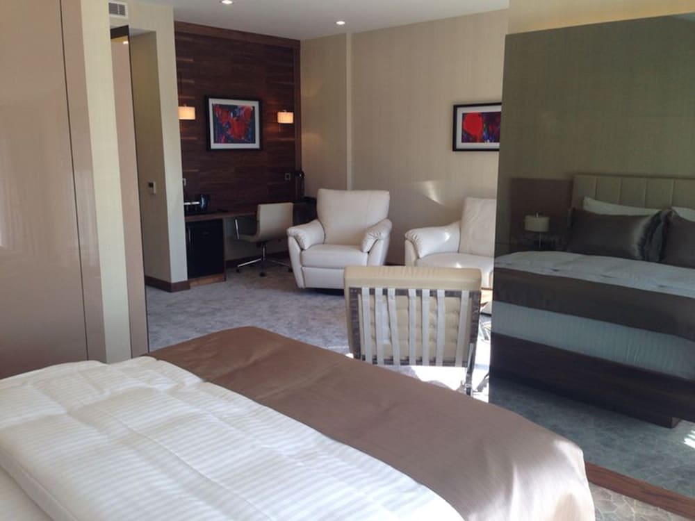 Inera Hotel 7/42