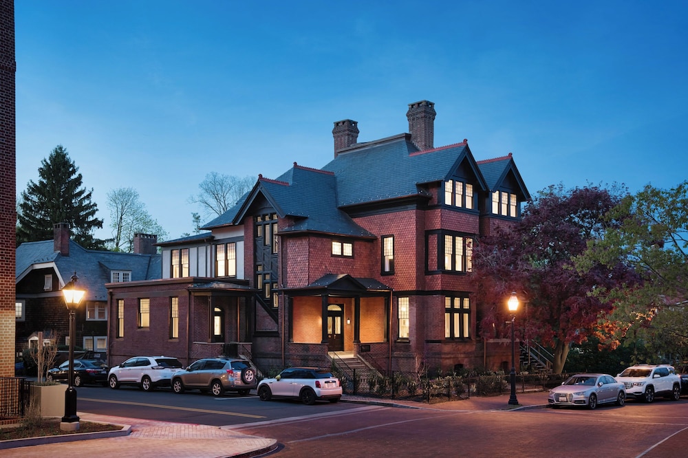 86 State Circle - Luxury Boutique Hotel 20/28
