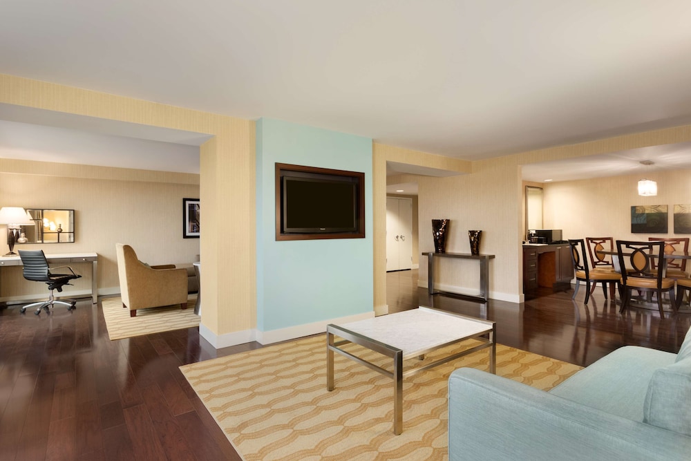 Embassy Suites by Hilton Boston Waltham 28/66