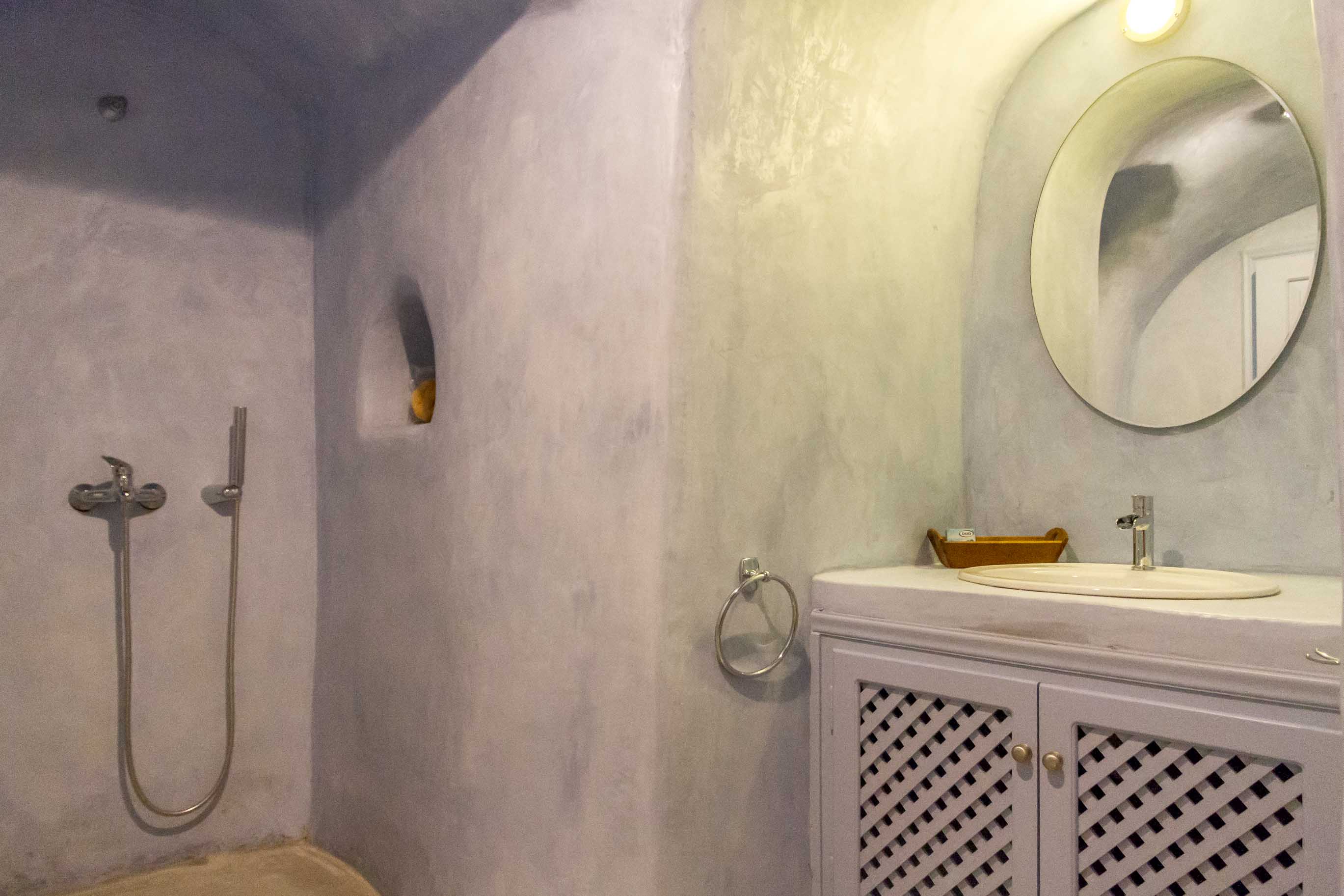 2 Bedrooms, Suite, Outdoor Jetted Tub، Andronis Luxury Suites 5/8