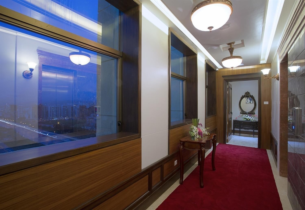 Royal Tulip Navi Mumbai 12/60