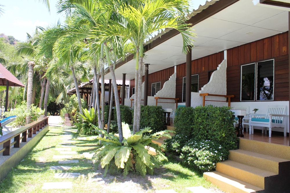 Assava Dive Resort 4/50