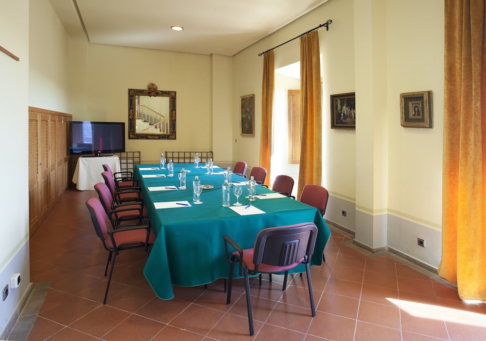 Parador De Cardona 24/32