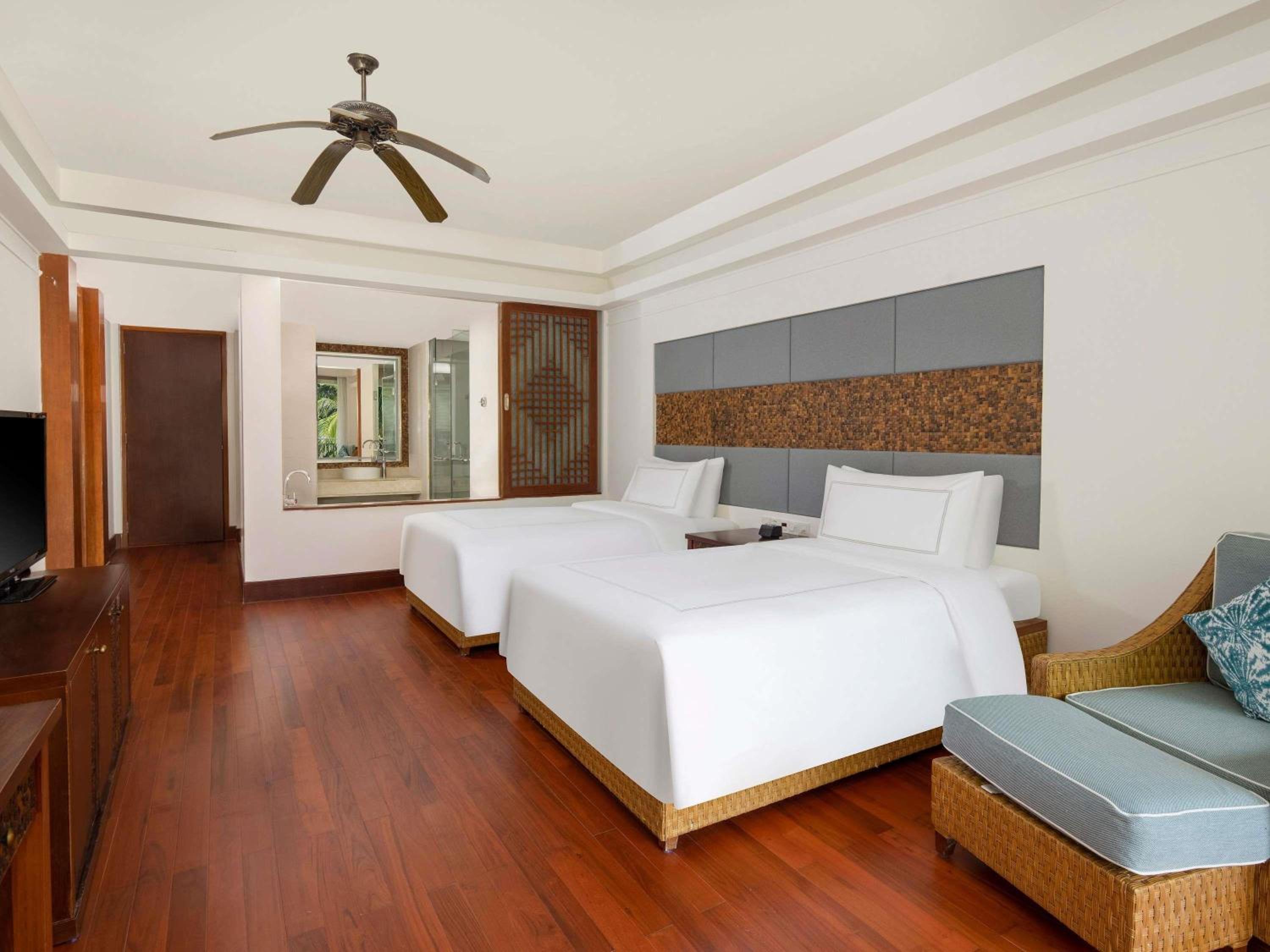 PREMIER, TWIN BEDS