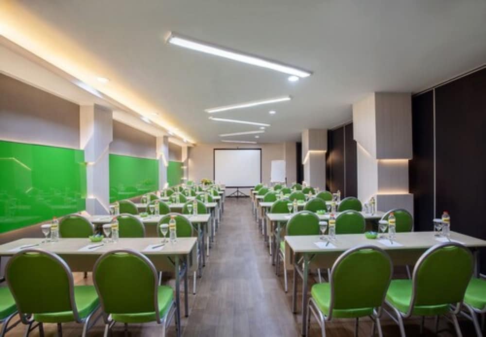 Maxonehotels at Tidar Surabaya 26/30