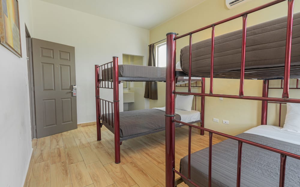 Hotel Plaza Del Arco Express 27/65