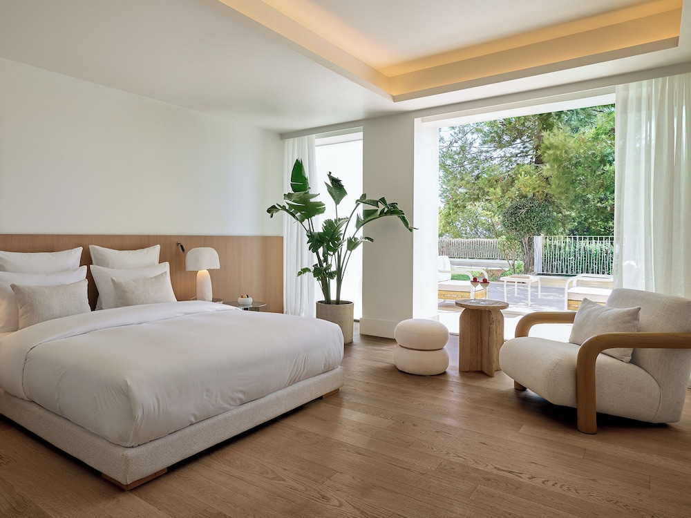 Riviera, Club, King Bed