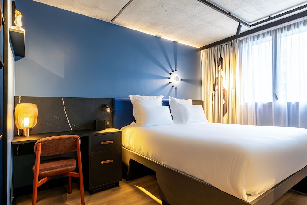 TRIBE Paris Saint Ouen 17/59