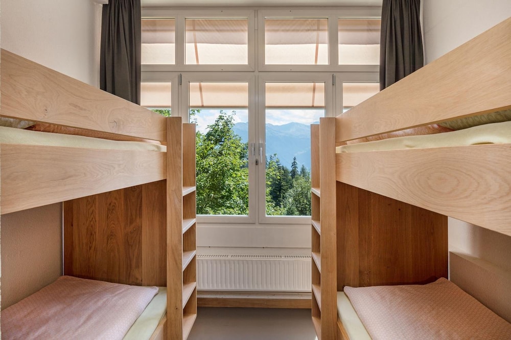 Youth Hostel Crans Montana 10/53