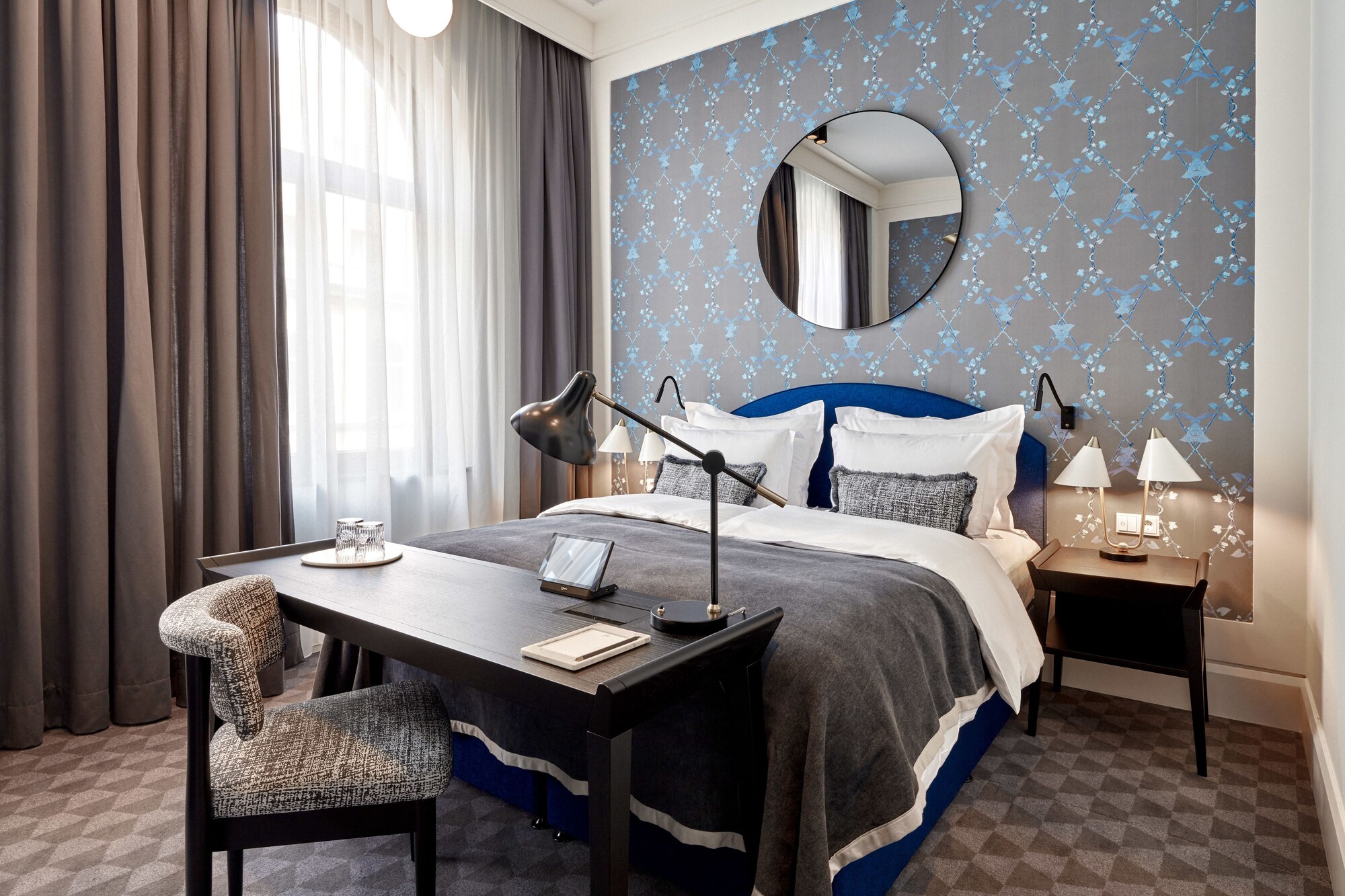 GRAND, DOUBLE BED