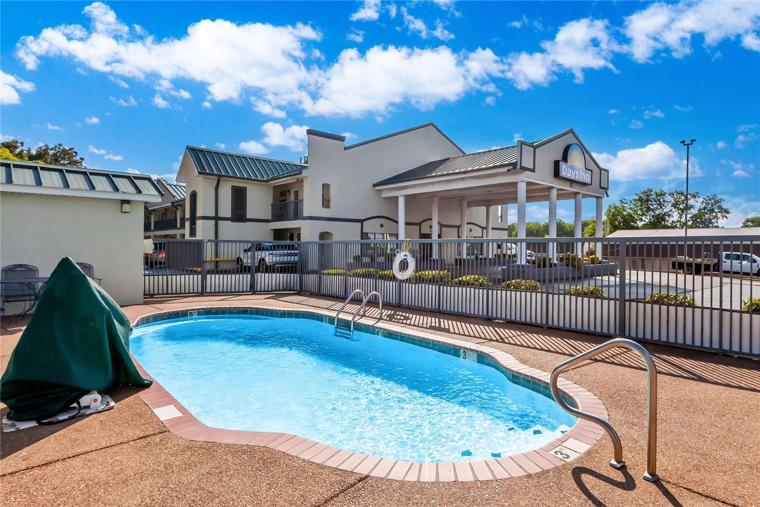 Days Inn by Wyndham Lexington 23/25