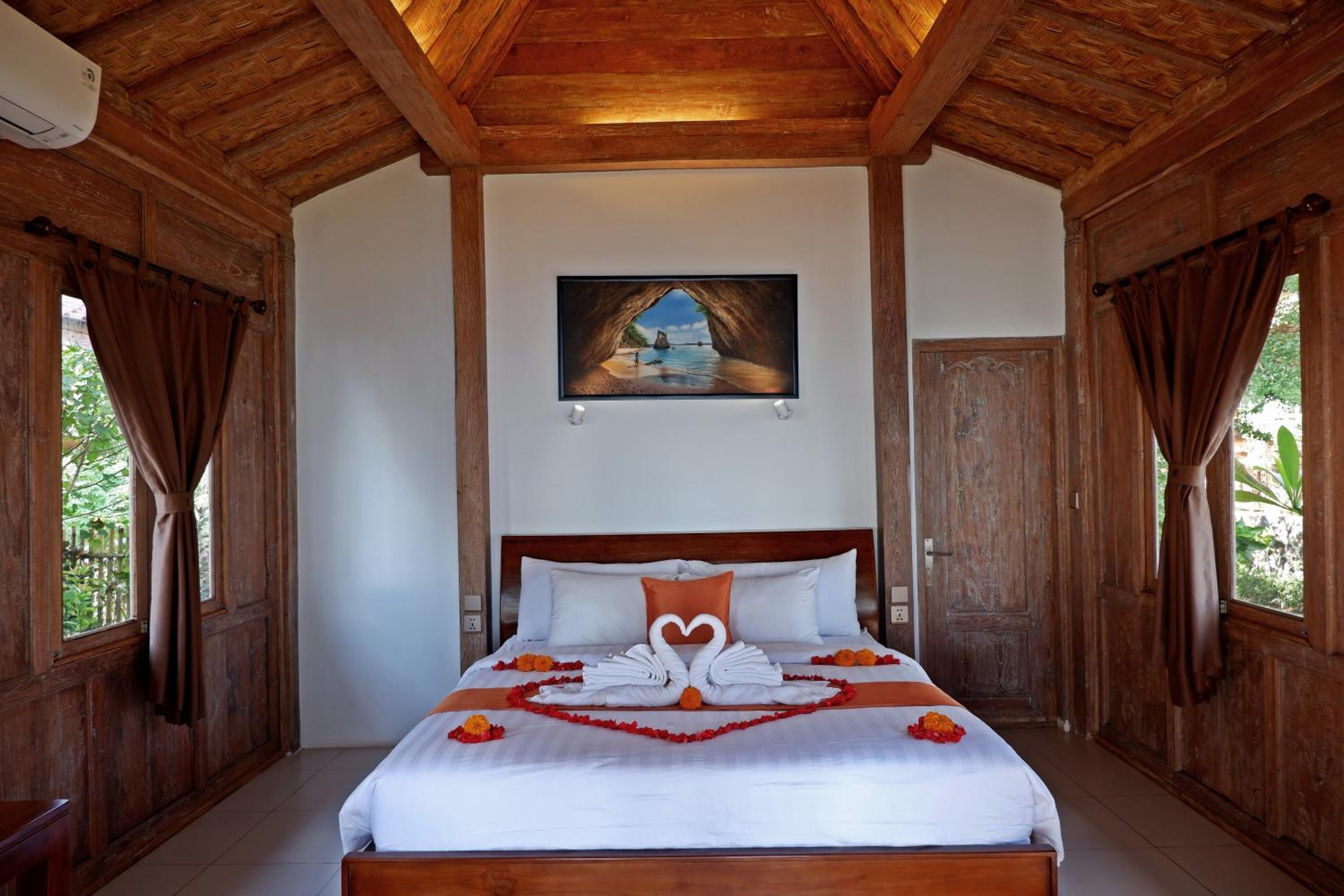Deluxe, Bungalow, Double Bed, Beach Front