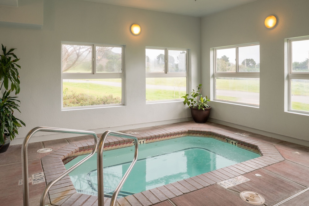 swimming pool spa