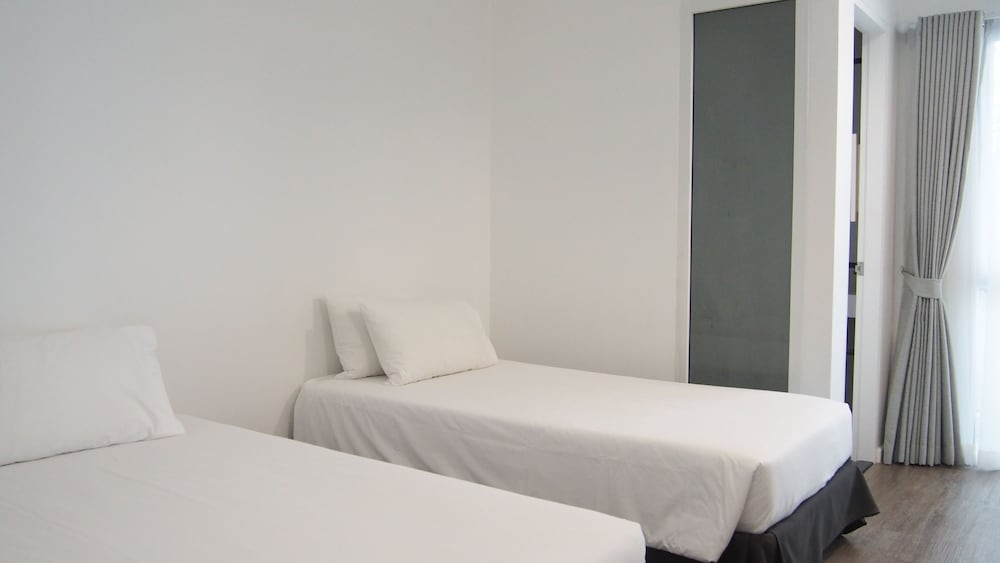 Blu Monkey Bed And Breakfast 10/63