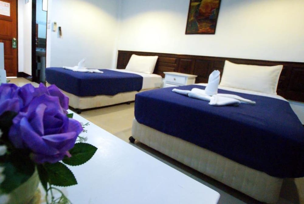 Lotus Paradise Resort 28/77