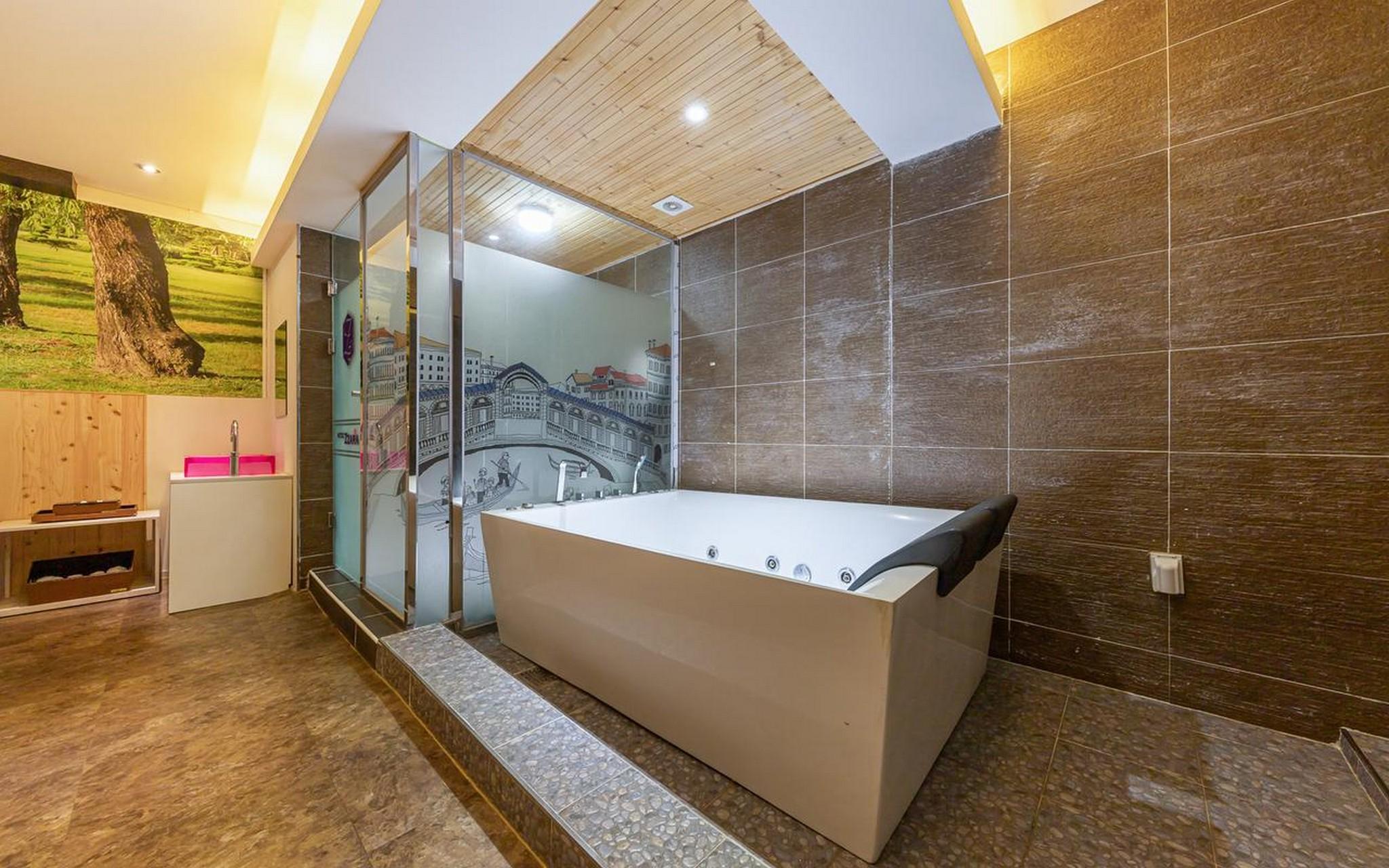 Zzara Hotel 35/35