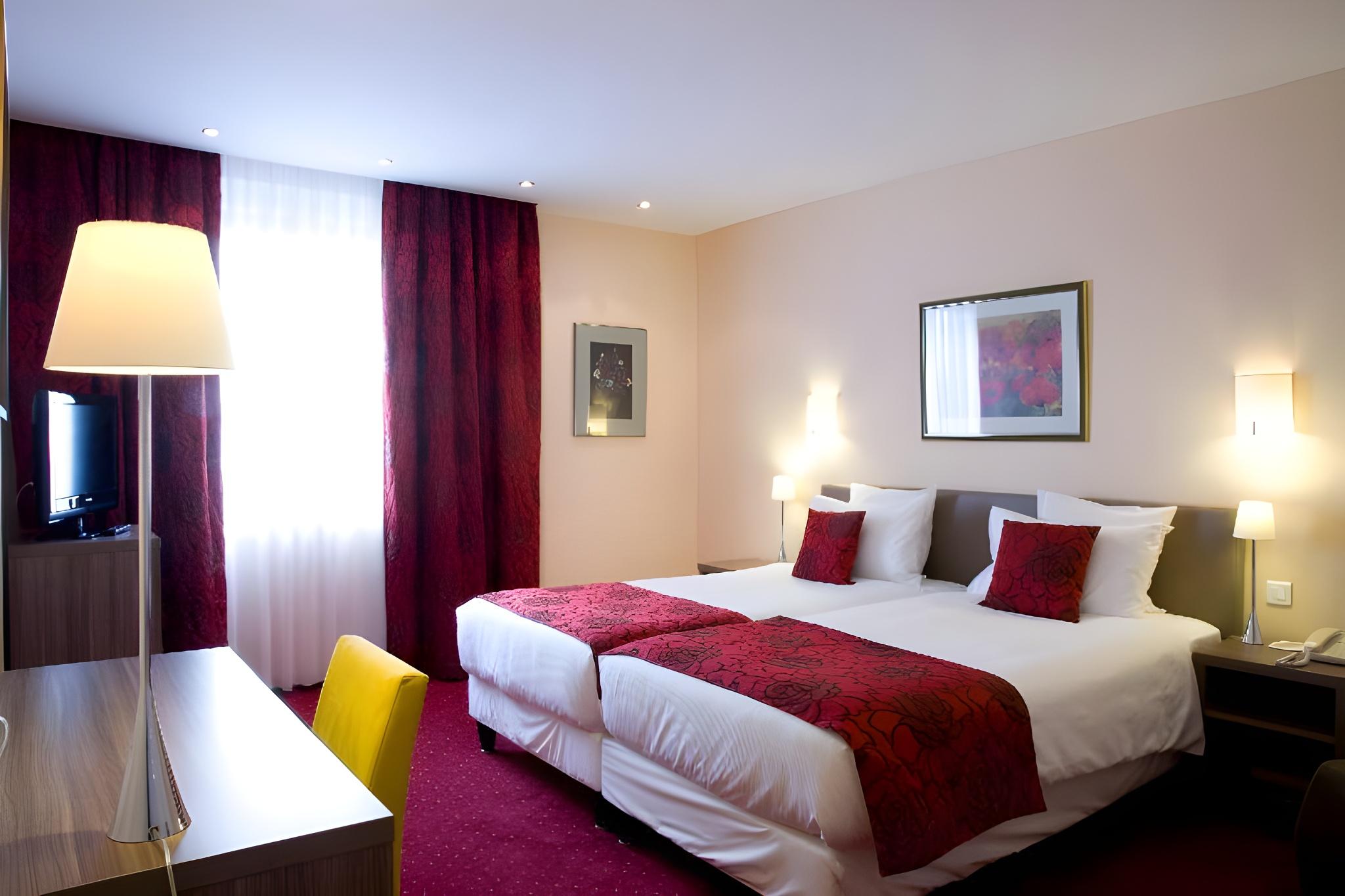 Room, Queen Bed