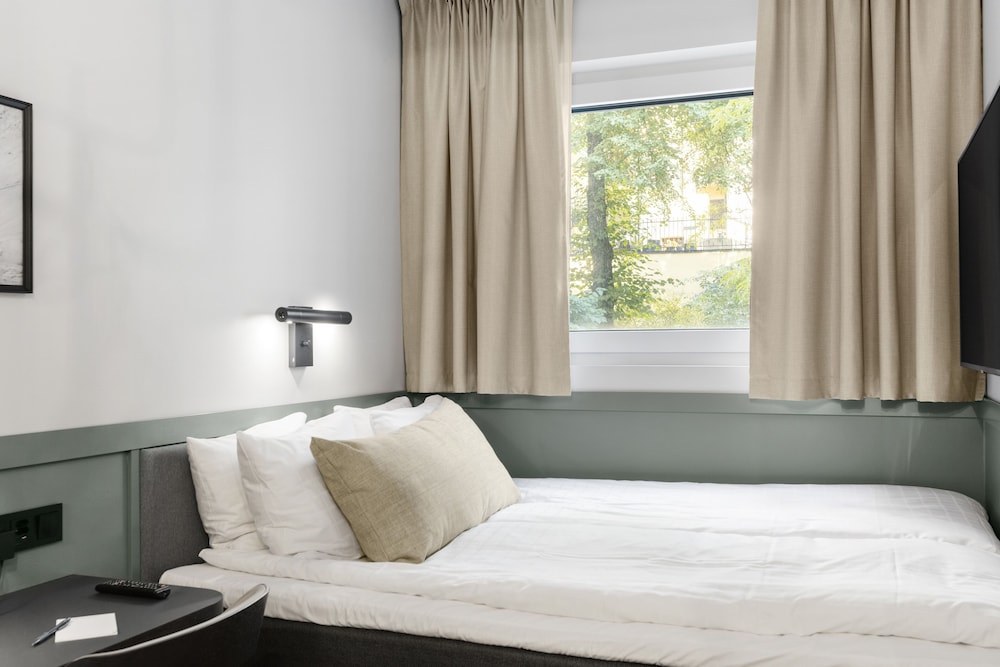Best Western Hotel At 108 33/58