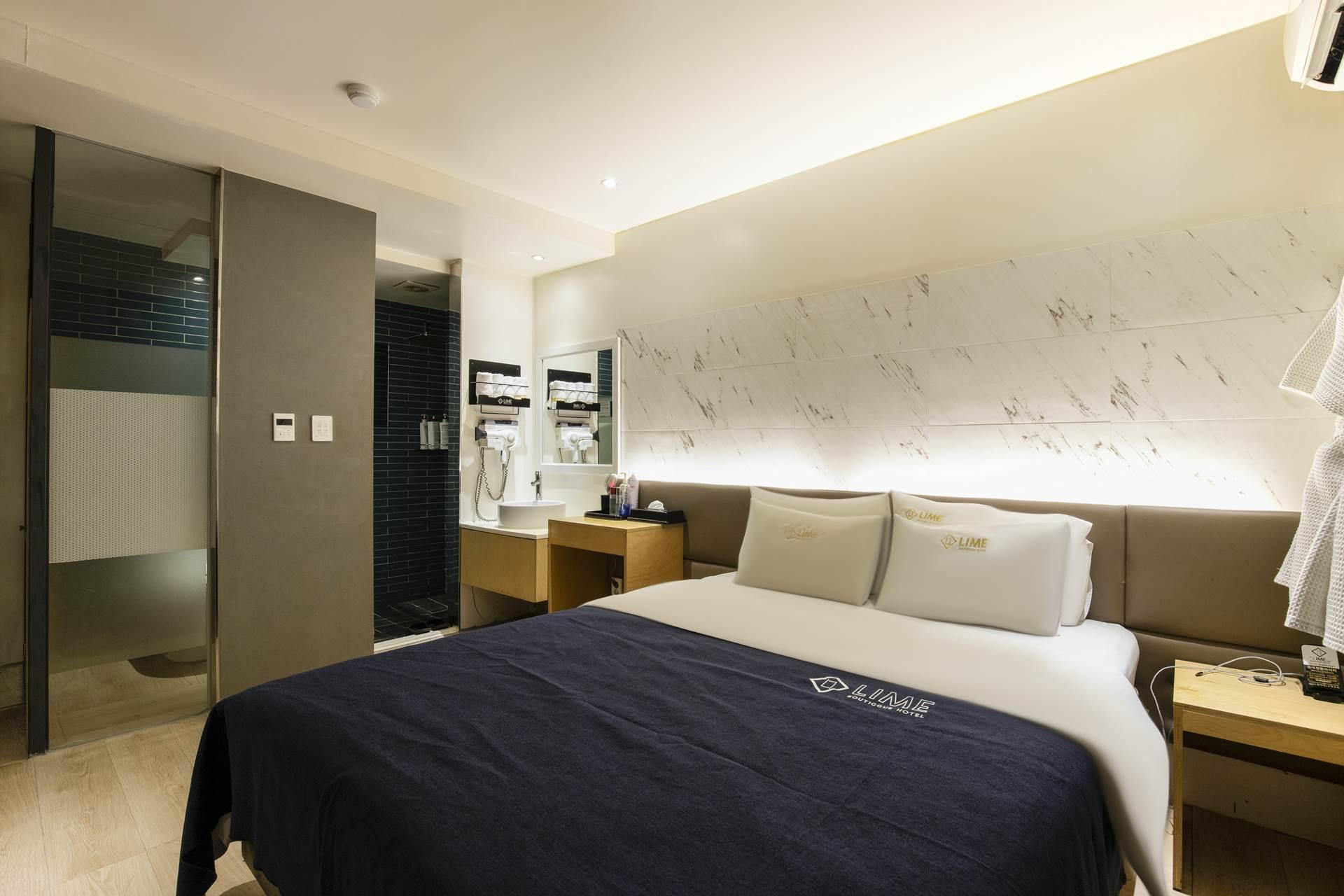 Lime Hotel 15/83