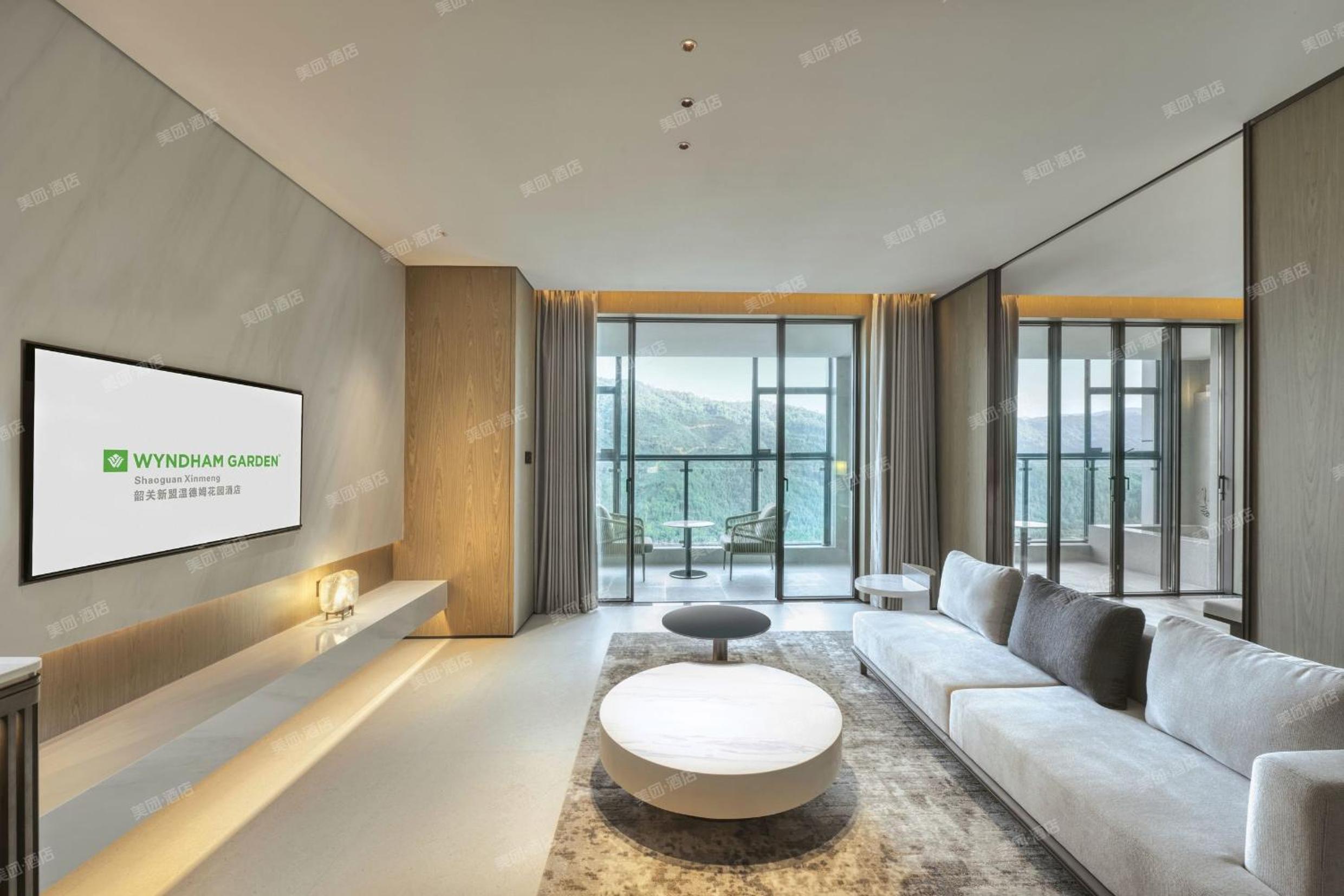 Garden Suite, King Bed, Hot Spring Bath