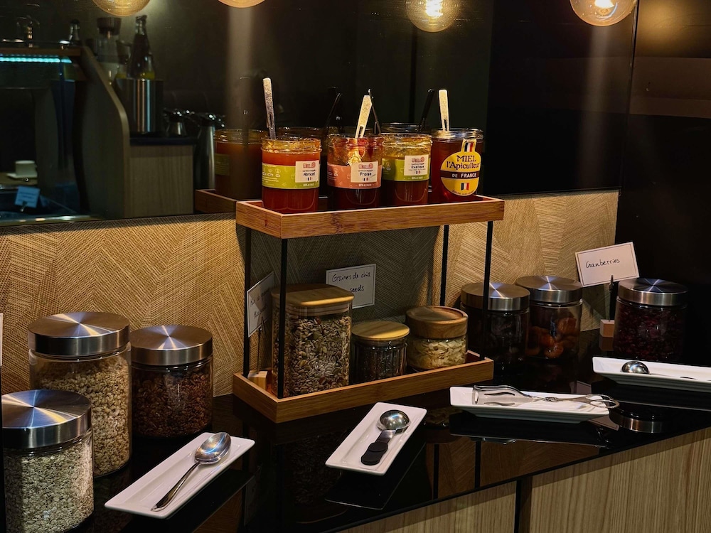 Mercure Paris Arc de Triomphe Wagram 25/46