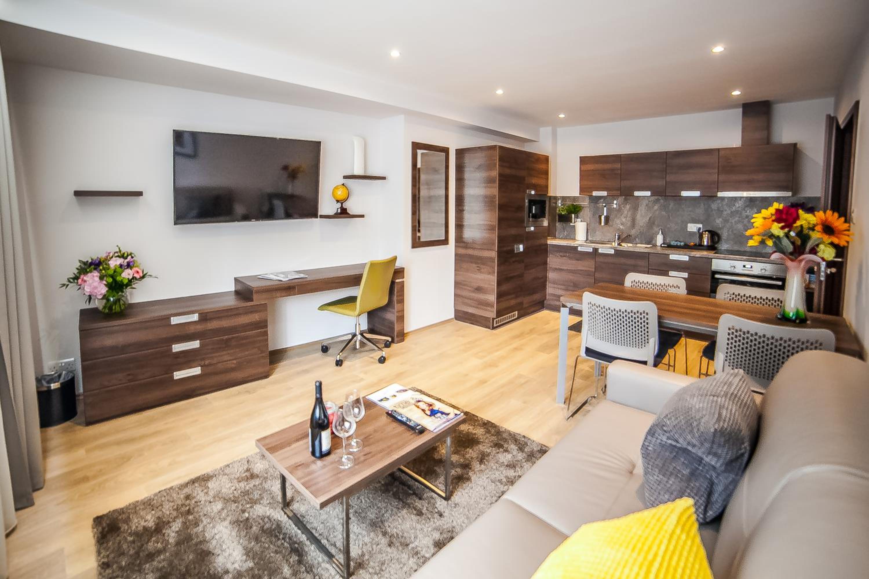 Hampton Suites Serviced Apartments 9/23