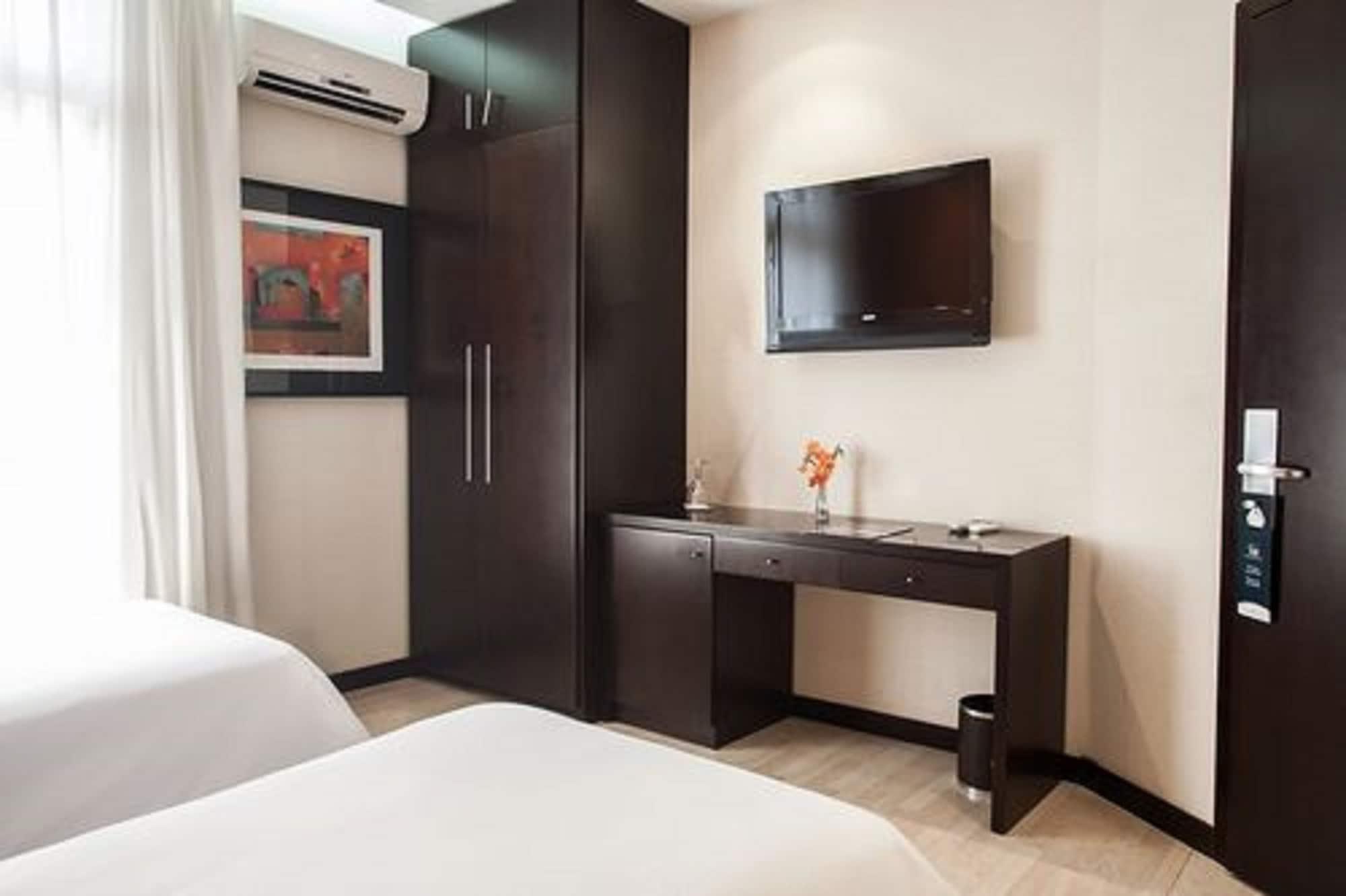 CLASSIC, TWIN BEDS