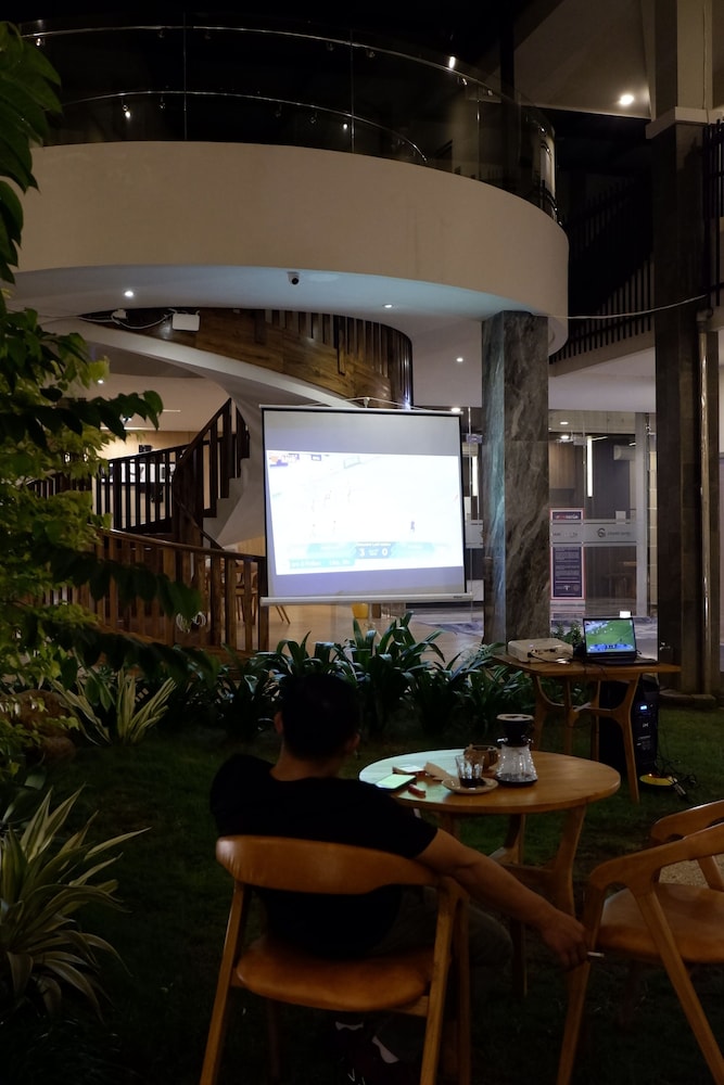 Grand Samota Hotel 13/15