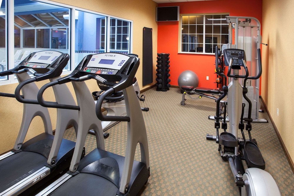 Country Inn & Suites By Radisson Grand Rapids East Mi 23/46